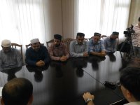И.о. главы администрации Иса Нурмагомедов поздравил имамов мечетей сельских поселений с праздником Ураза-байрам.