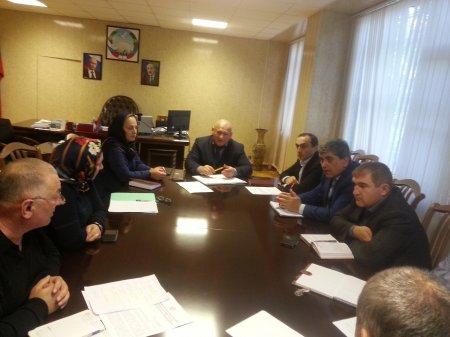 Под председательством и. о. главы МО «Унцукульский район» Исы Нурмагомедова состоялось аппаратное совещание администрации района.