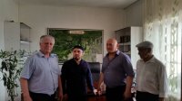 Глава района Иса Нурмагомедов вместе с кандидатом в народные депутаты Магомедом Магомедовым побывал в селении Аракани