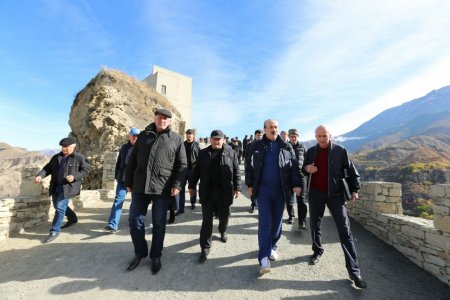 Глава Дагестана посетил мемориальный комплекс «Ахульго»