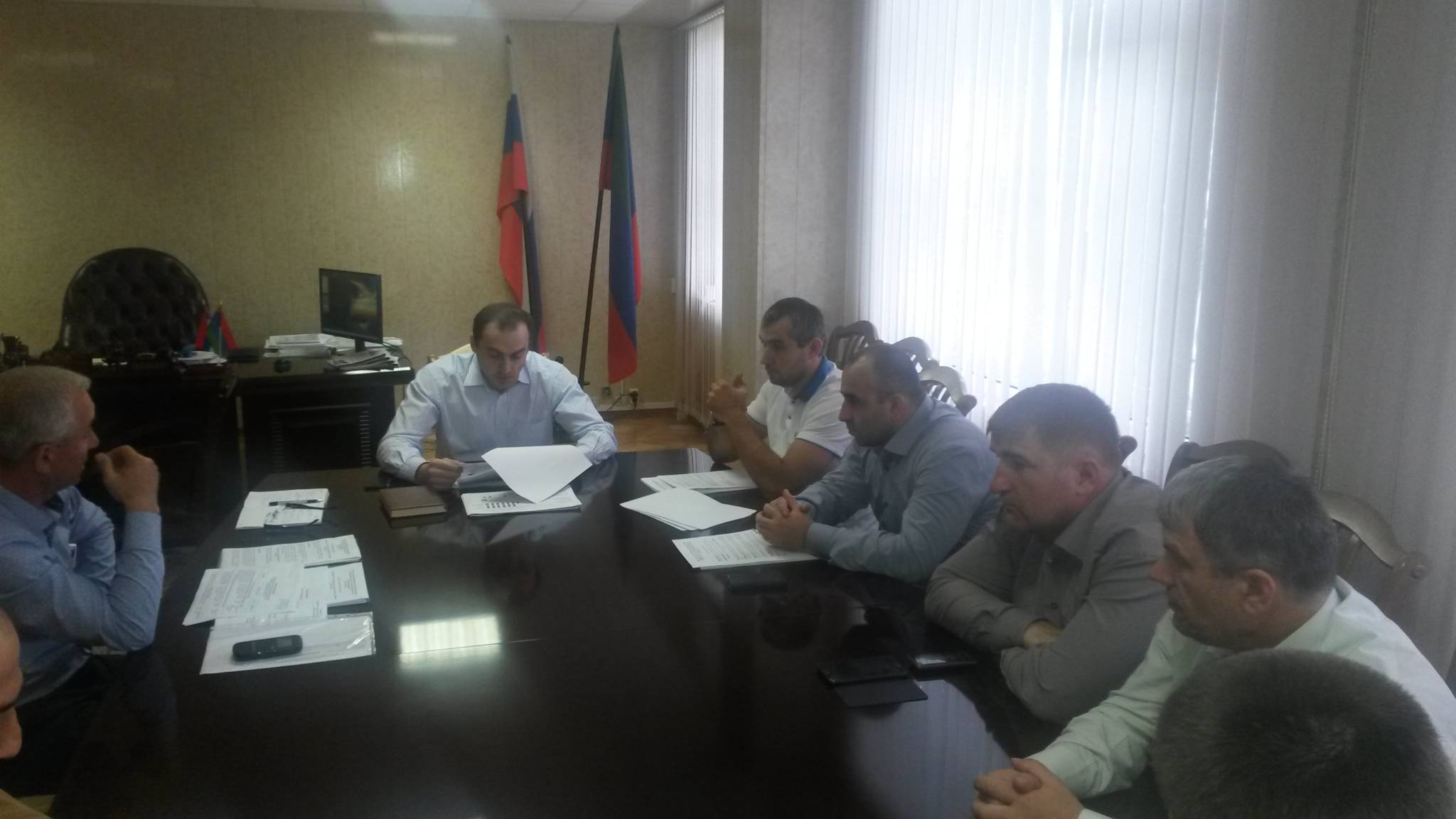 01 июля 2015 года в кабинете и.о. главы МО «Унцукульский район» Исы Нурмагомедова прошло совещание по приоритетным проектам развития РД.