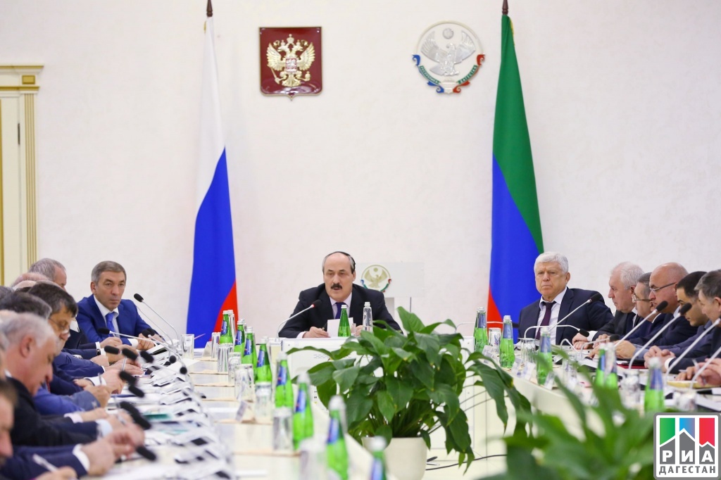 Глава Дагестана провел совещание, посвященное подведению итогов реализации «майских» Указов Президента РФ