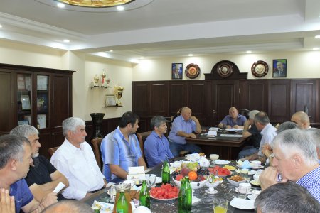 Состоялась встреча главы района Исы Нурмагомедова с главами сельских поселений 