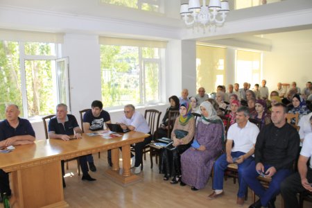 В Унцукульском районе состоялась встреча с кандидатом в депутаты Госдумы РФ Абдулмажидом Маграмовым
