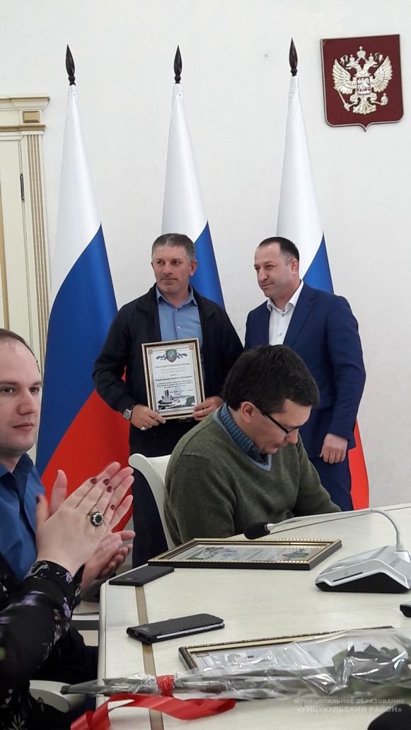 Общественная палата Республики Дагестан вручила Благодарственное письмо Шамилю Нурмагомедову