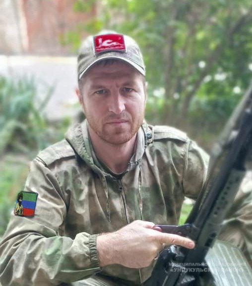 Выходец из Унцукульского района с. Ашильта Сайгидсалим Магомедов поздравляет жителей района с Днем Героя Отечества